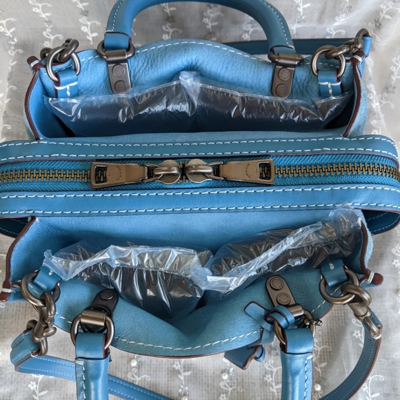 💙 Coach Chambray Suede Rogue 25 💙 - Picture 4 of 10